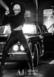 Rihanna per Armani Jeans