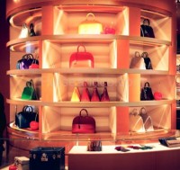 Louis Vuitton Roma Etoile San Lorenzo in Lucina interno negozio