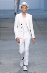 sfilata milano moda uomo costume national primavera estate 2014 completo bianco cappello
