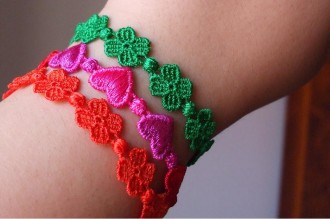 bracciali cruciani, quadrifogli e cuori