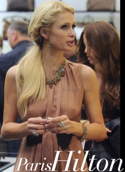 Paris Hilton con abito Pinko
