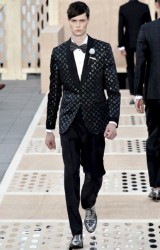 sfilata collezione uomo luois vuitton primavera estate 2014 completo giacca monogrammata
