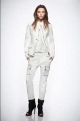 look total white di Belstaff