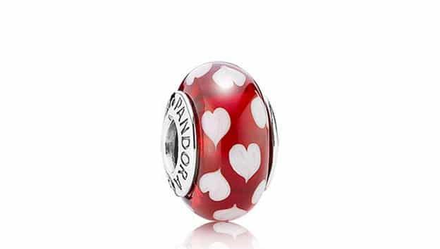 Bracciali Pandora con charm a cuore in vetro di Murano