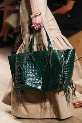 sfilata Valentino borse primavera estate 2014 shopper verde