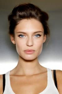 Trucco labbra carnose al naturale di Bianca Balti