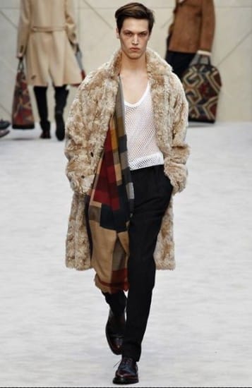 sfilata uomo Burberry autunno inverno 2014 2015 pellicciotto