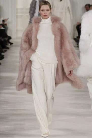 sfilata Ralph Lauren autunno inverno 2014 2015 pelliccia rosa