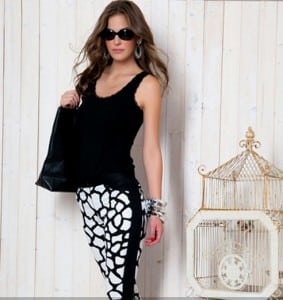 Edas top e pantalone skinny bianco e nero