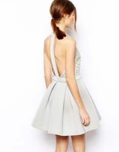  Asos grandi marche abito con motivi a intaglio e gonna a pieghe 91,00 euro