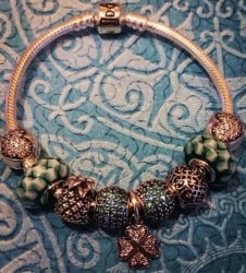 Pandora-charm-quadrifoglio-ananas-zirconi