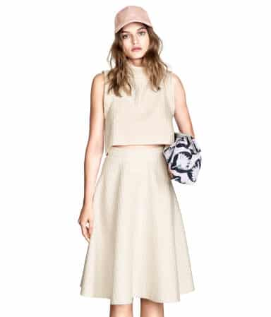 Top corto in tessuto strutturato H&M 29.90 euro