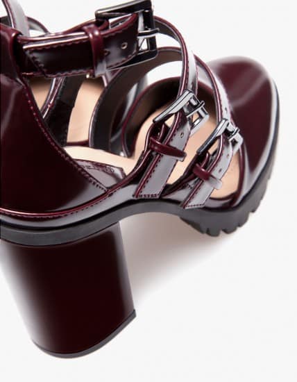 Stradivarius decollete tacco moda fibbie burgundy 49.95 euro