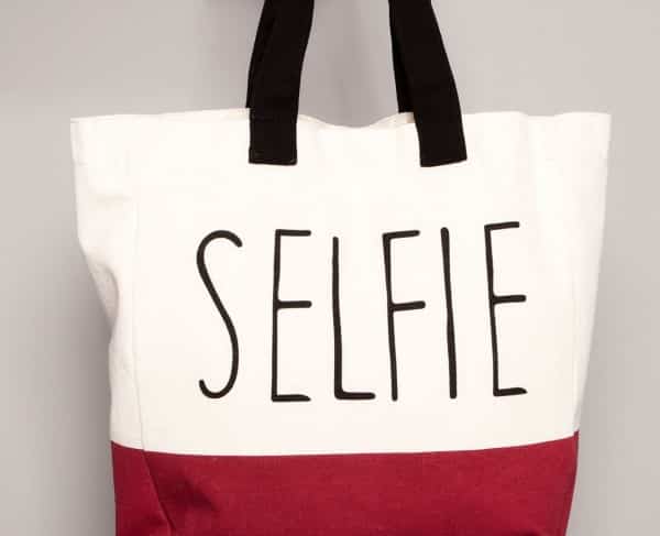 Pull&Bear shopper bicolore selfie 12.99 euro