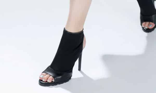 Stivaletti cut out Zara rete