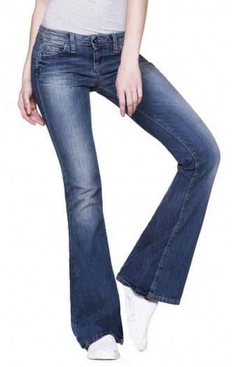 Benetton collezione primavera estate 2015 jeans zampa