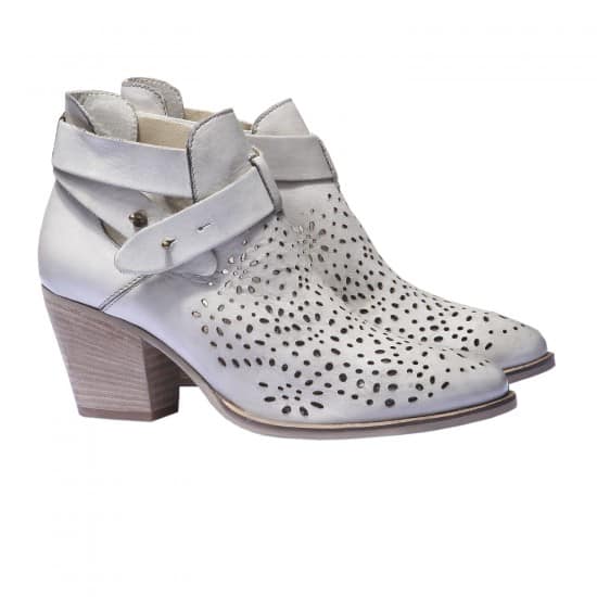 Bata tronchetto con motivo floreale traforato 59.99 euro