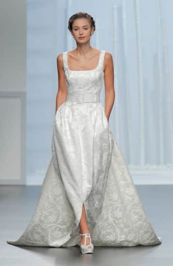 Abiti da sposa Rosa Clarà 2016 scollo quadrato