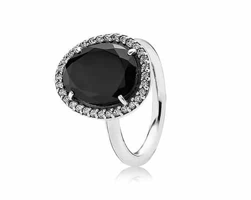 Anello cocktail con spinello nero e zirconia cubica 119.00 euro