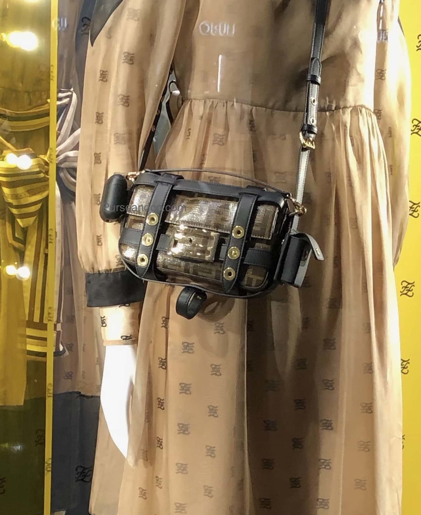 Baguette Fendi autunno inverno 2019 2020 griglia vetrina prezzo