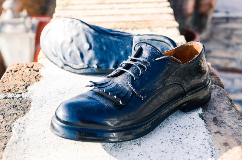 Scarpe nere inglesi cuoio