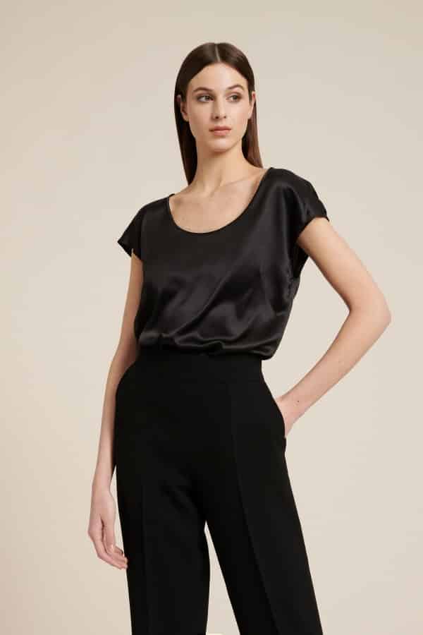 top di raso nero di Luisa Spagnoli