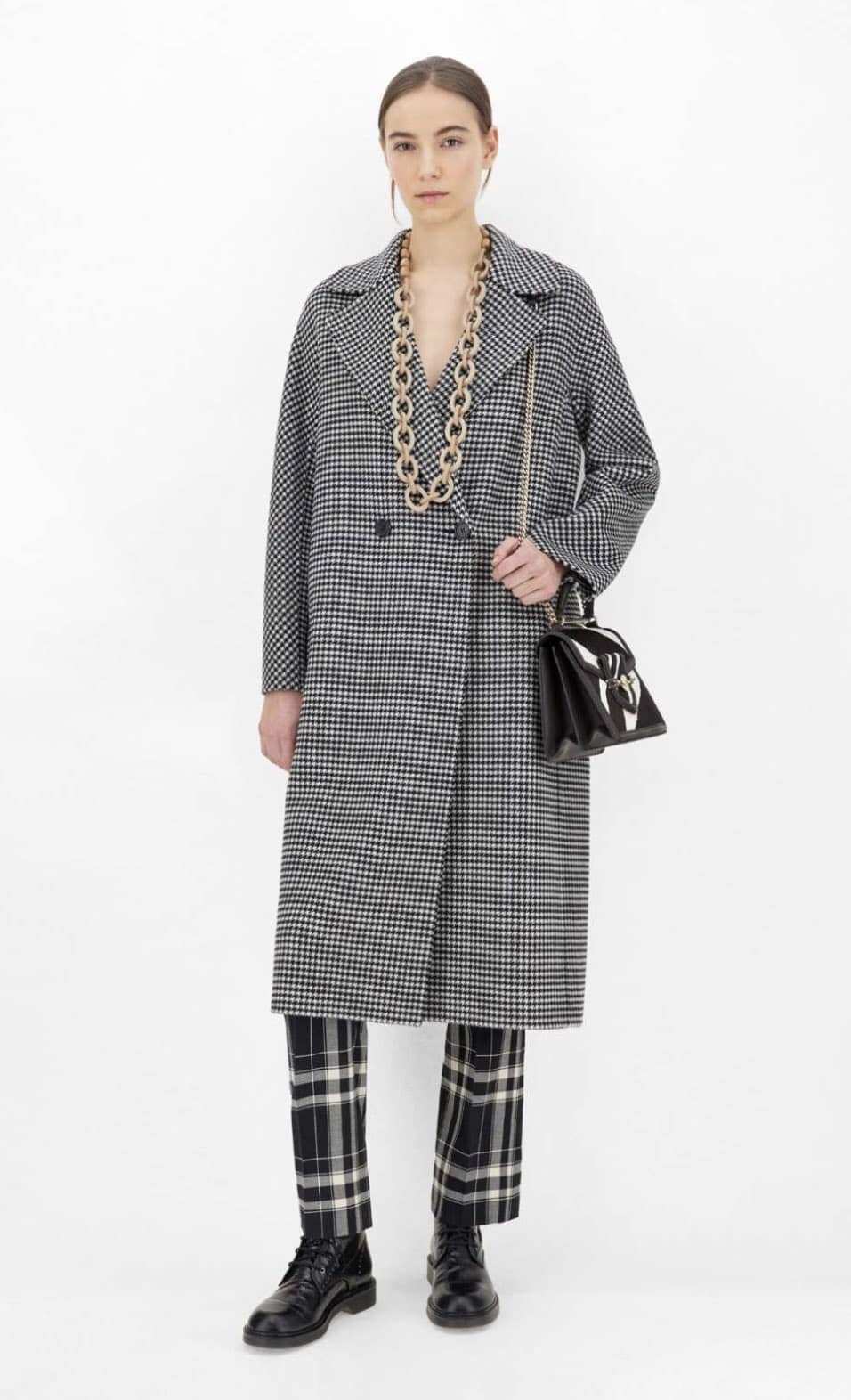 cappotto grigio e bianco avorio di Max Mara per autunno inverno 2021 2022