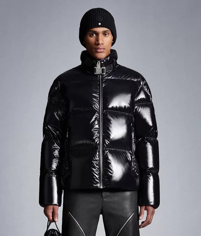 Piumini-uomo-inverno-2021-moncler-nero-lucido-corto