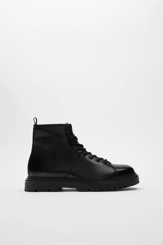stivaletto stringato nero di Zara per autunno inverno 2021 2022