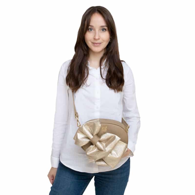 borsa con tracolla con fiocco colore champagne