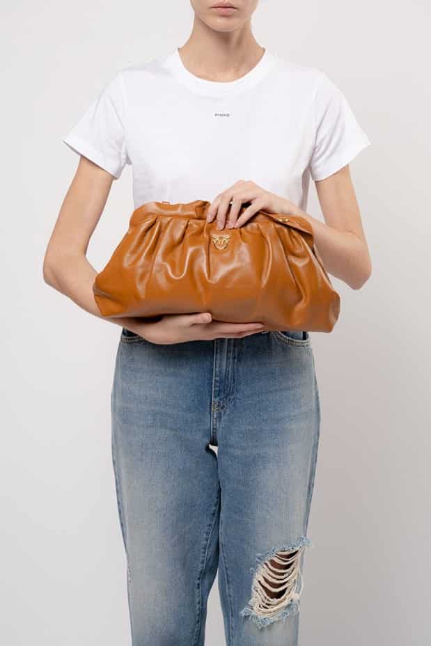 Chain clutch in nappa morbida e ampia di Pinko