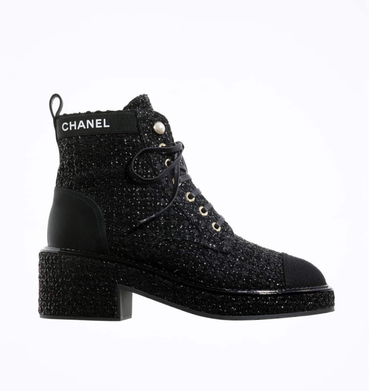 stivaletto stringato nero luccicante autunno inverno Chanel