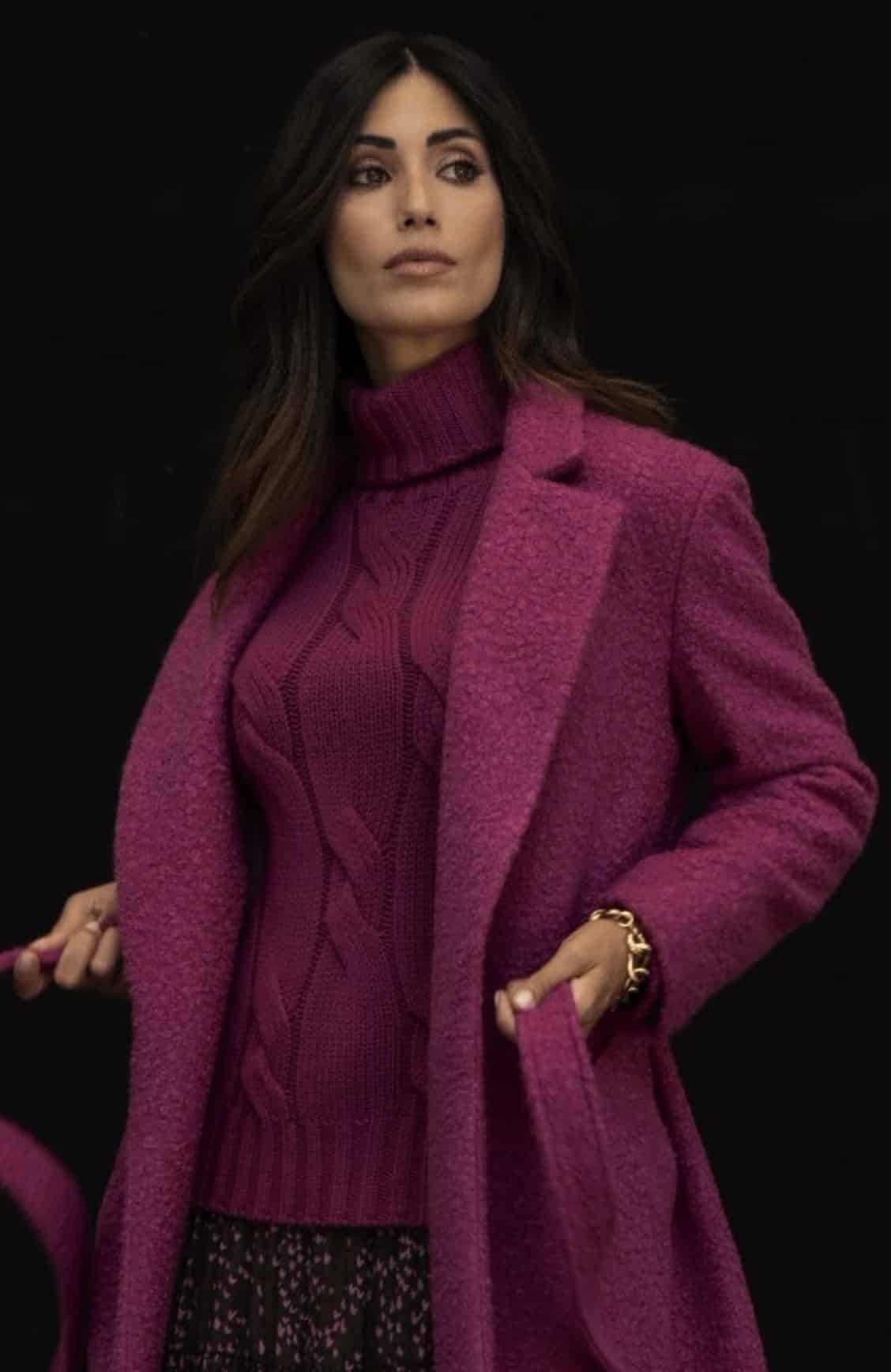 Collezione sandro ferrone autunno inverno 2021 2022 cappotto e maglione e gonna