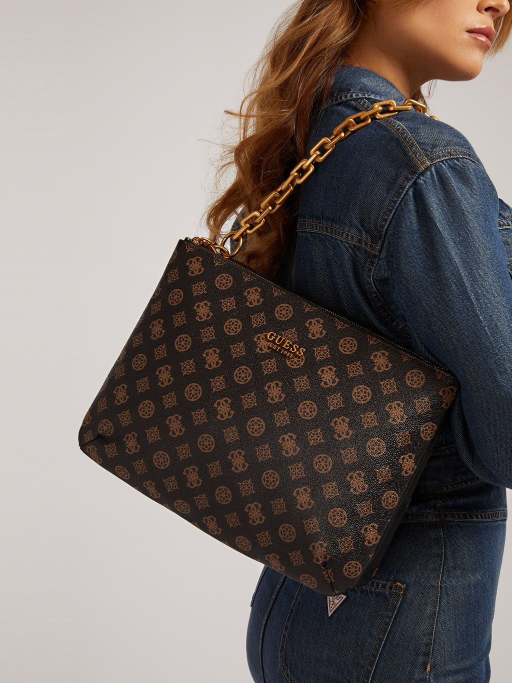 borsa con tracolla colorazione marrone