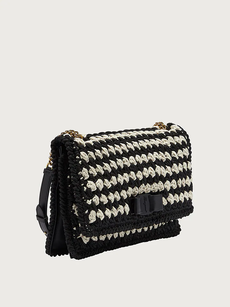 Borsa a mano in colori bianco e nero di qualità altissima