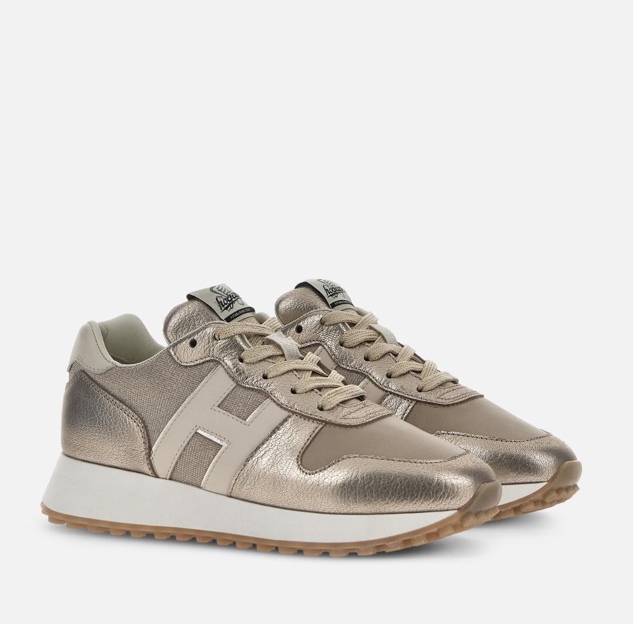 Scarpe colore oro sneakers stagione invernale lusso anni 70