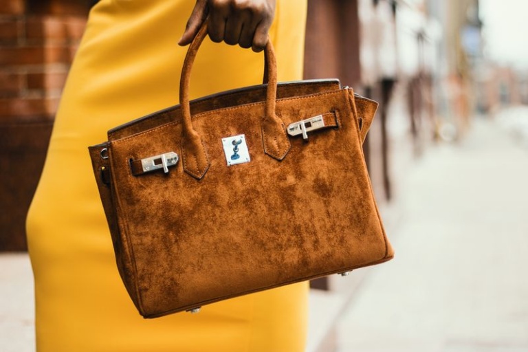 Borsa a mano marrone in pelle, tendenza autunno inverno 2026 2027