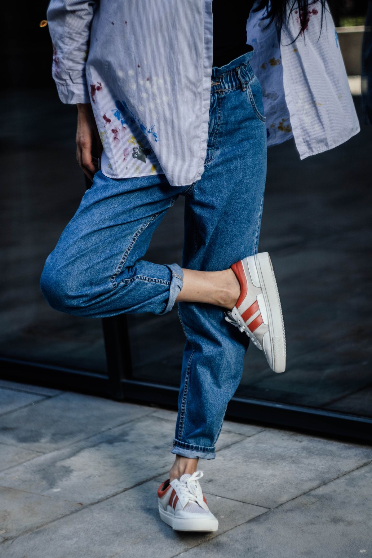 Sneakers donna terrace low profile abbinate a jeans, tendenza autunno inverno 2026-2027