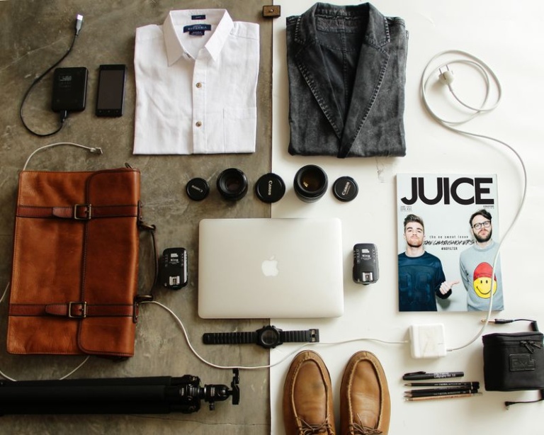 Borsa in pelle porta laptop con MacBook, stile borsa porta pc
