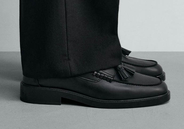 Mocassino nero con nappine Zara uomo autunno inverno 2026 2027