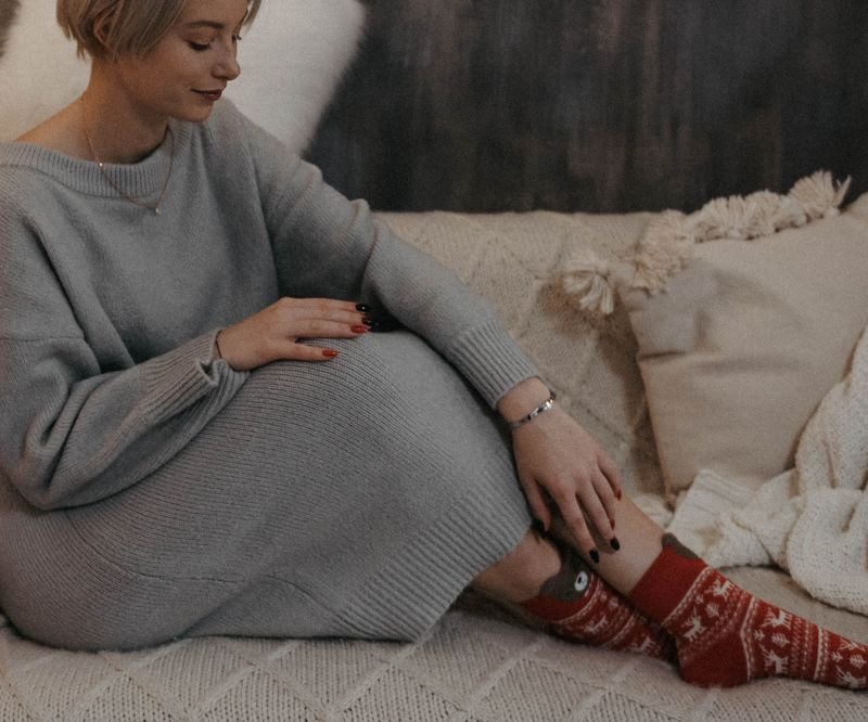 Abito in maglia morbido oversize grigio, vestibilità ampia